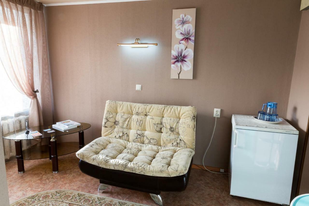 Tourist Hotel Ustʼ-Kamenogorsk Eksteriør bilde