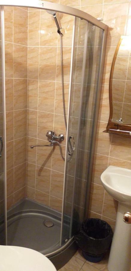 Tourist Hotel Ustʼ-Kamenogorsk Rom bilde
